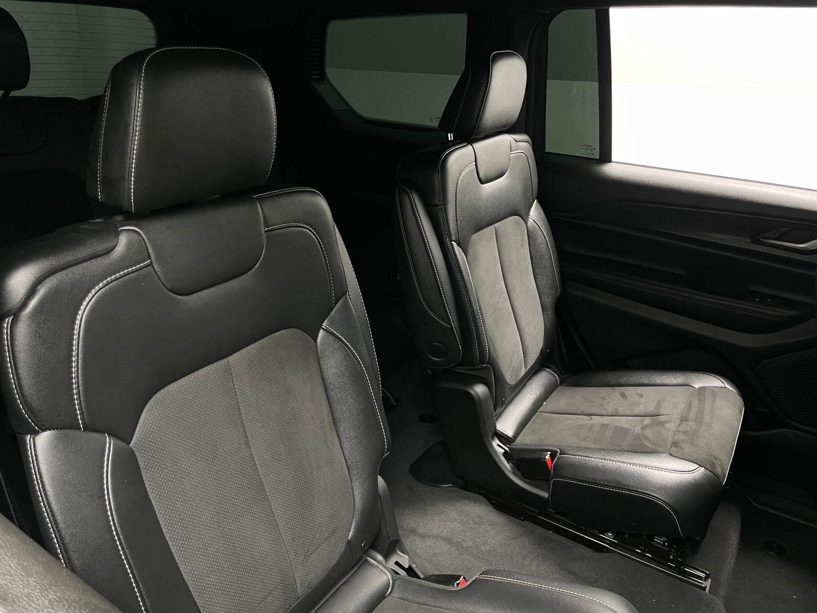 Thumbnail: 2024 Jeep Grand Cherokee L - 5