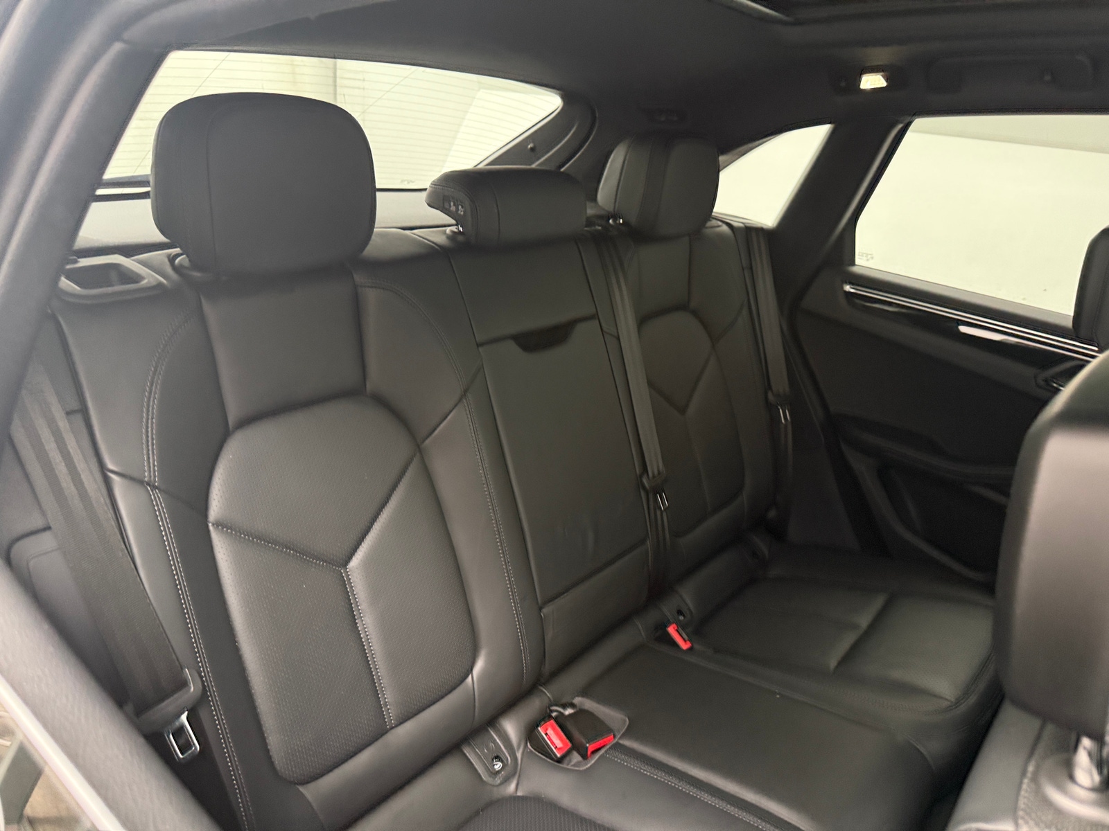 Thumbnail: 2023 Porsche Macan - 5