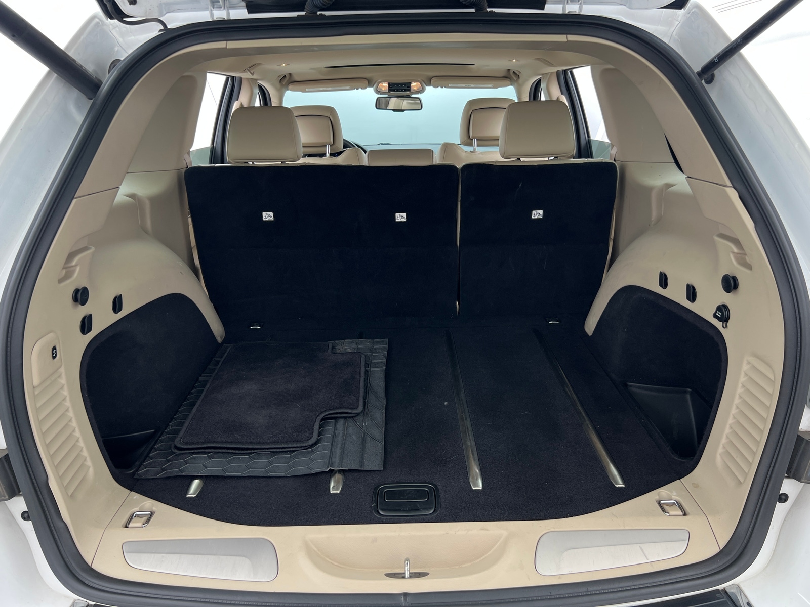 Thumbnail: 2016 Jeep Grand Cherokee - 6