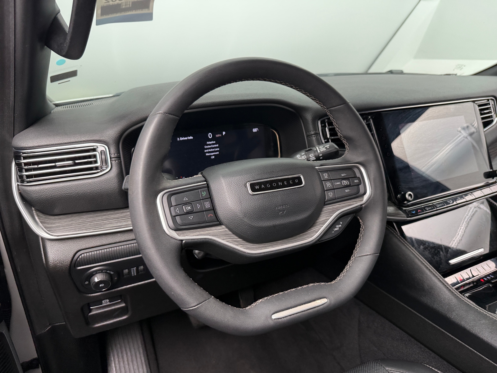 Thumbnail: 2024 Jeep Wagoneer - 4