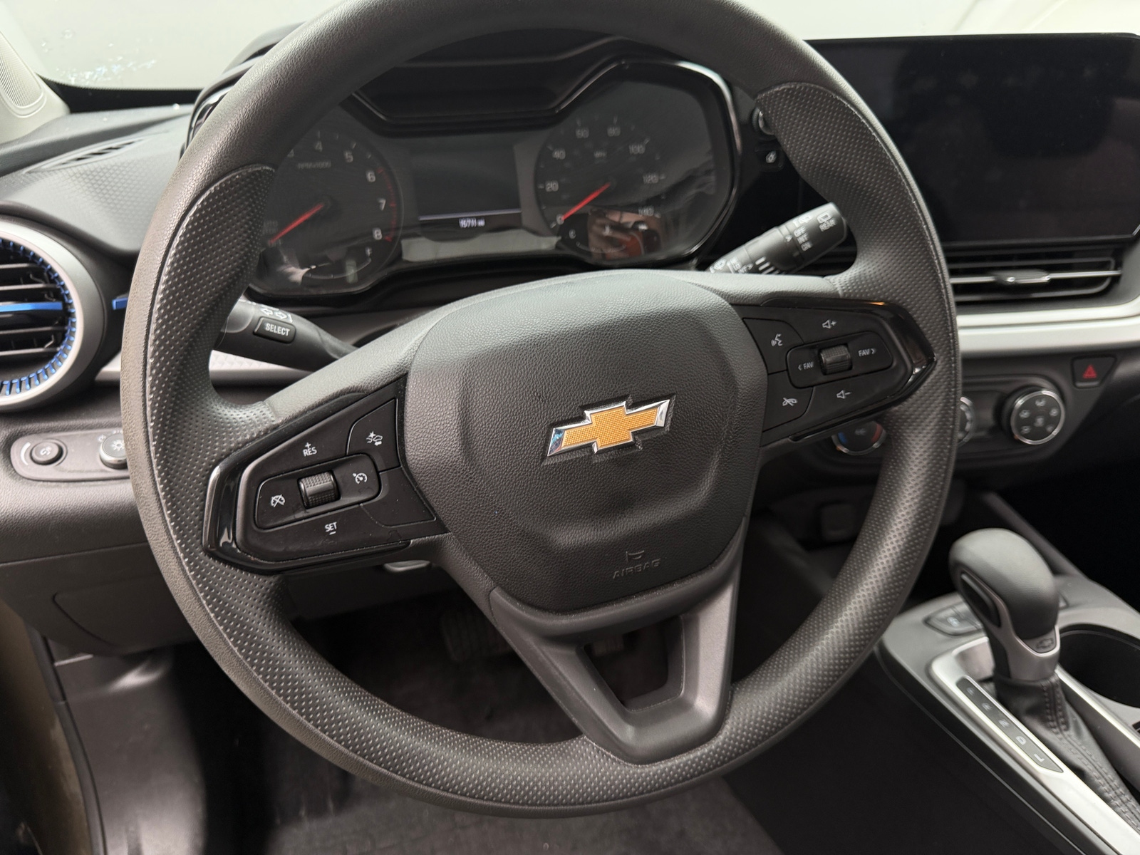 Thumbnail: 2024 Chevrolet Trax - 5