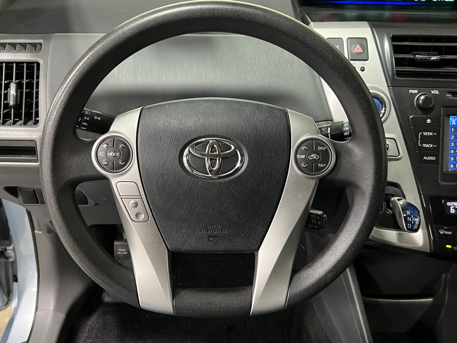 Thumbnail: 2014 Toyota Prius v - 5