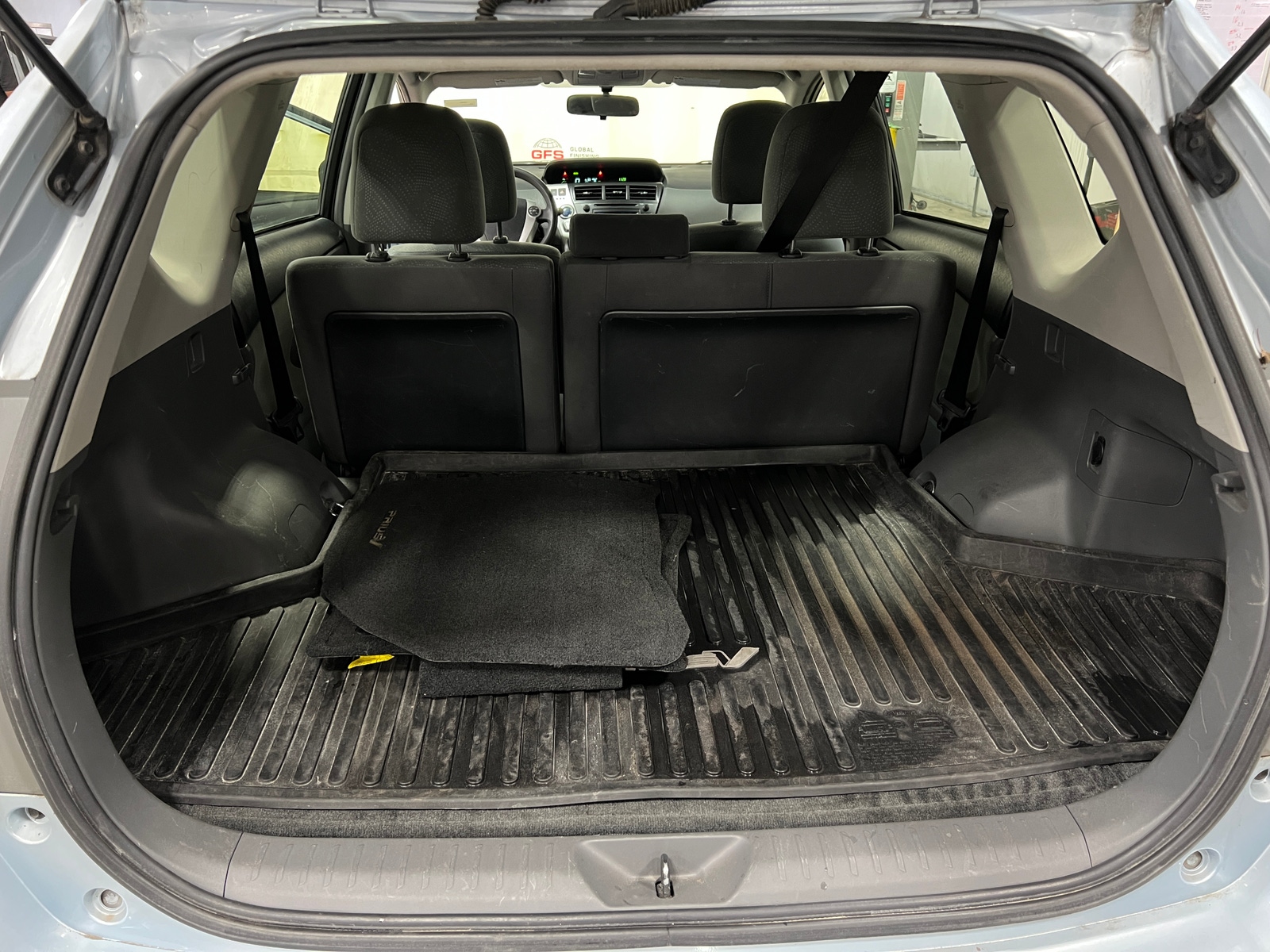 Thumbnail: 2014 Toyota Prius v - 7