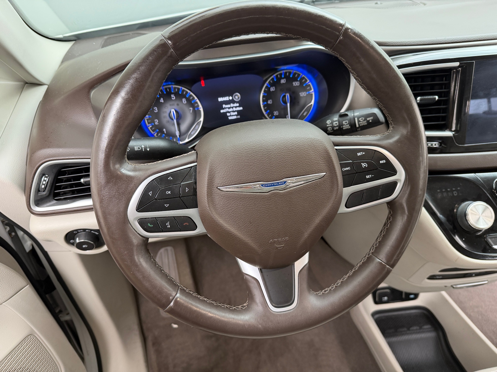Thumbnail: 2017 Chrysler Pacifica - 4