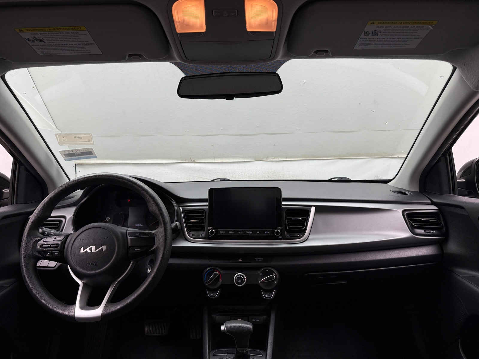 Thumbnail: 2022 Kia Rio - 3