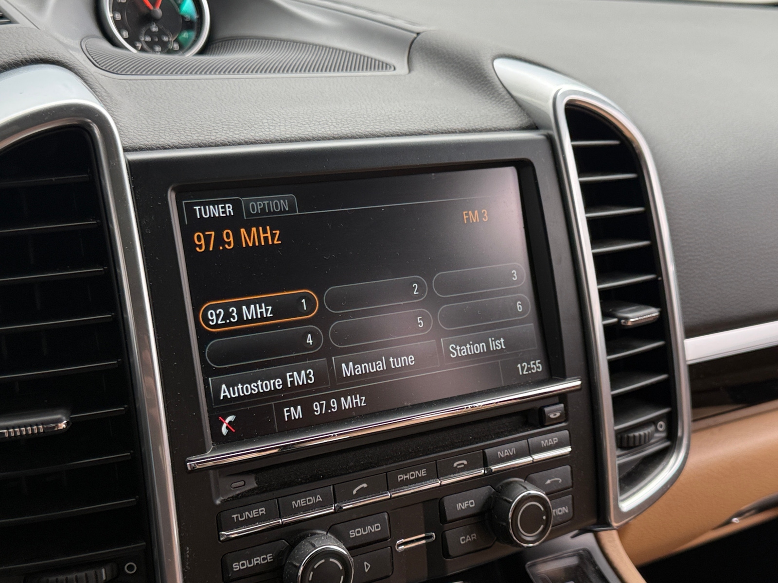 Thumbnail: 2014 Porsche Cayenne - 3