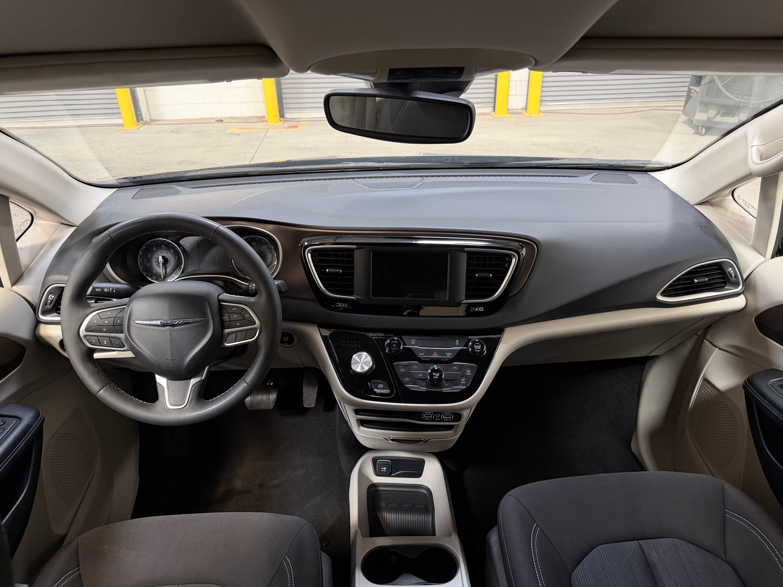 Thumbnail: 2023 Chrysler Voyager - 3