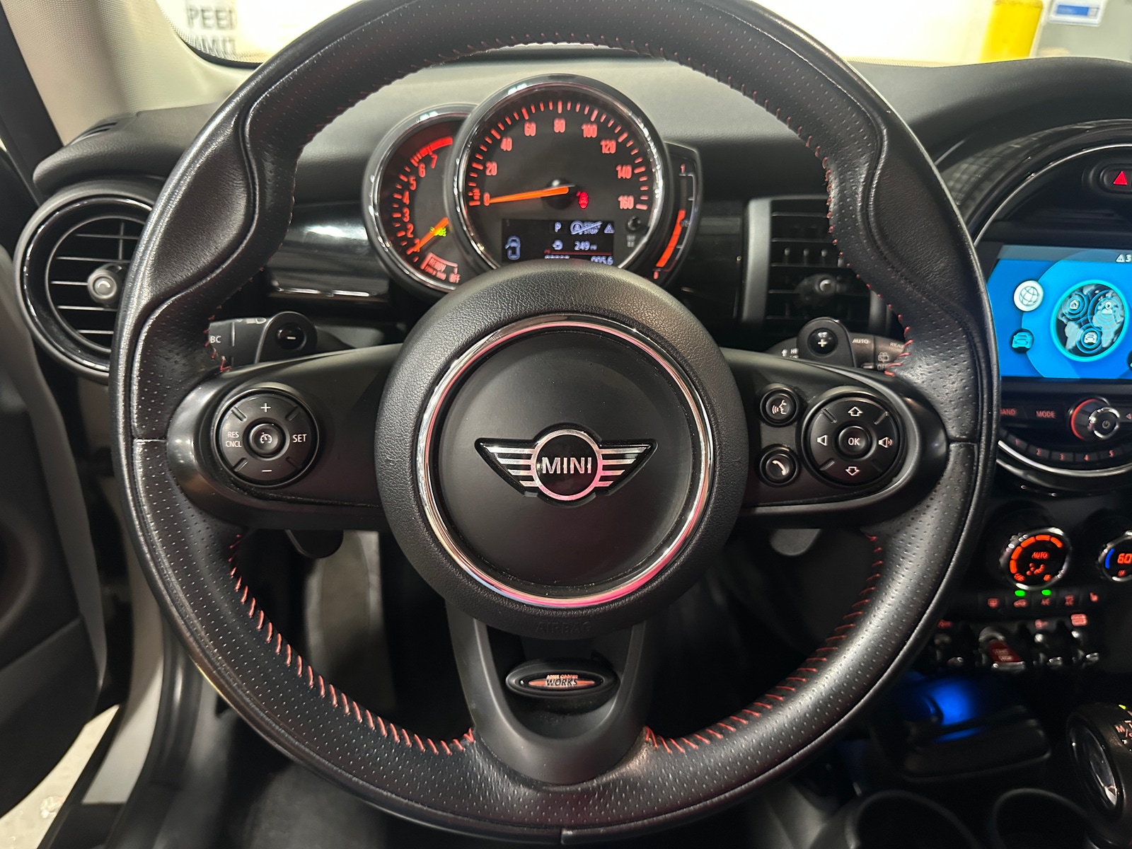 Thumbnail: 2019 MINI Cooper Hardtop - 3