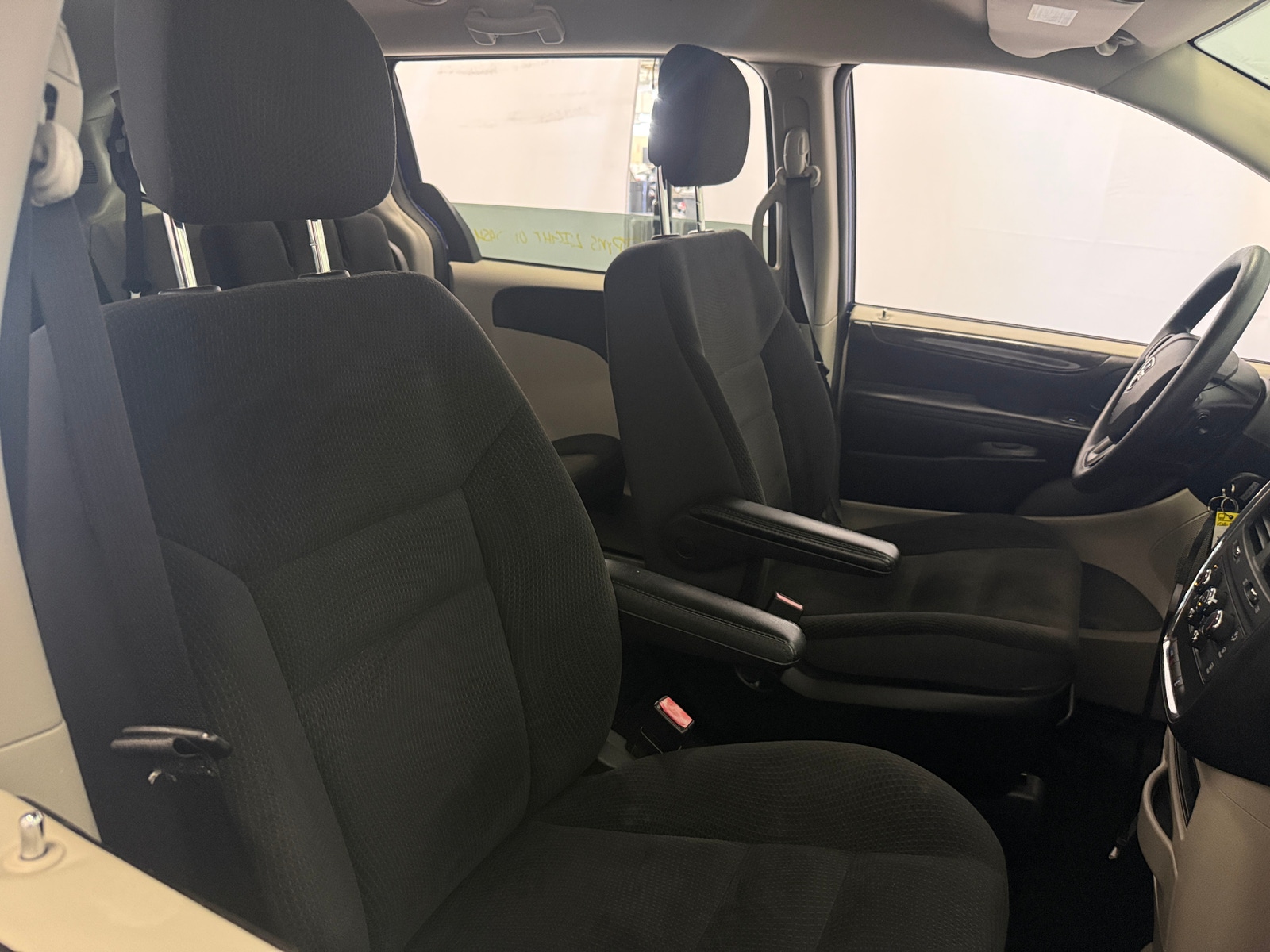 Thumbnail: 2019 Dodge Grand Caravan - 2