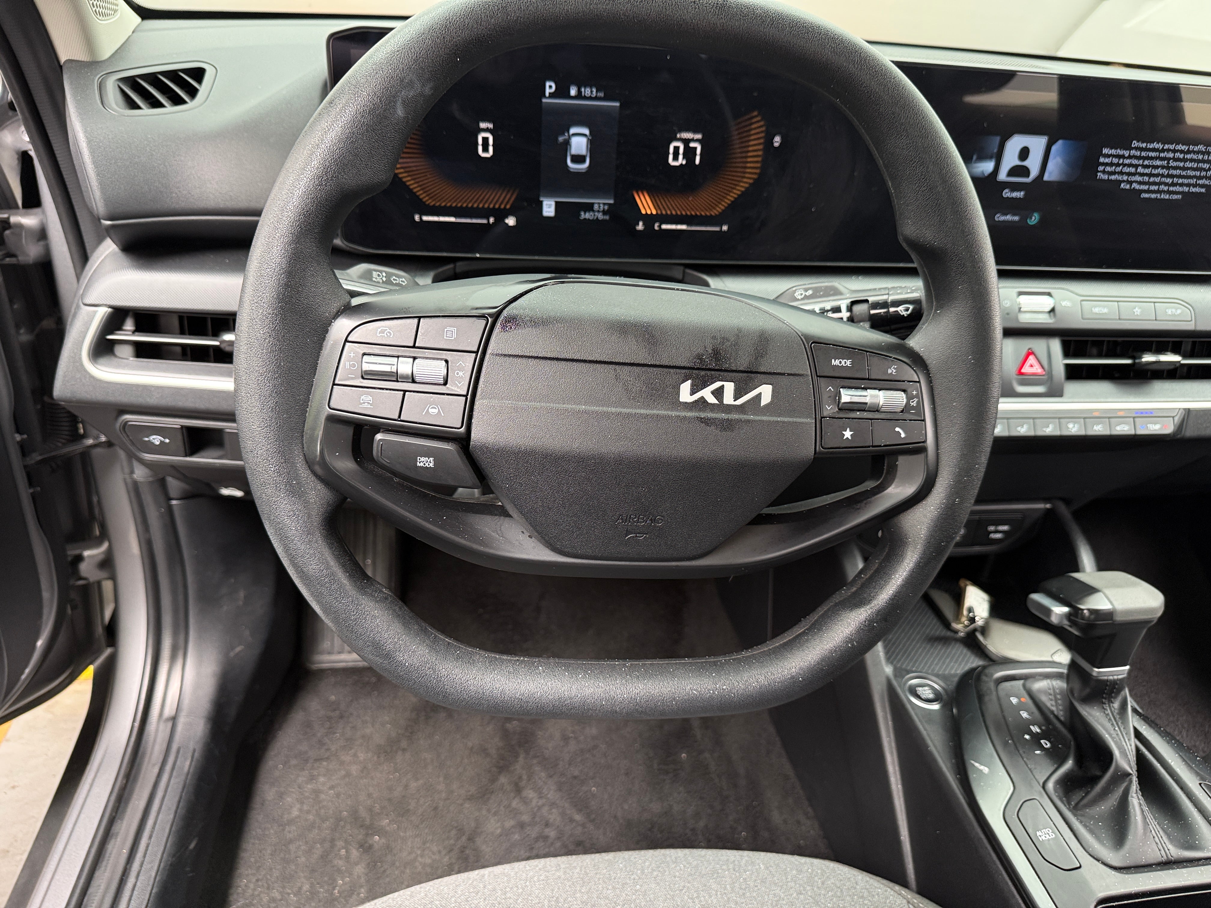 2025 Kia K4 LXS - Photo 3