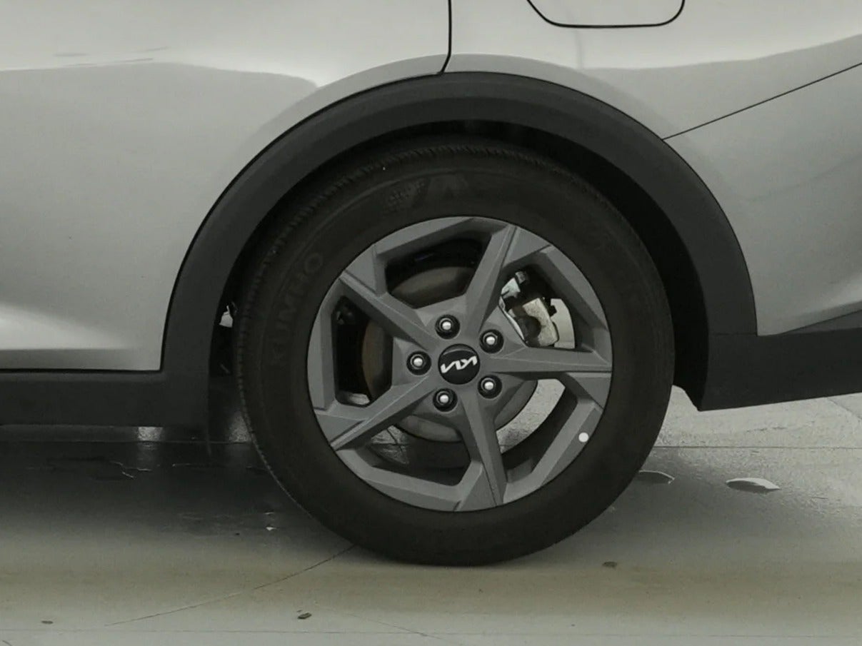 2025 Kia K4 LXS - Photo 14