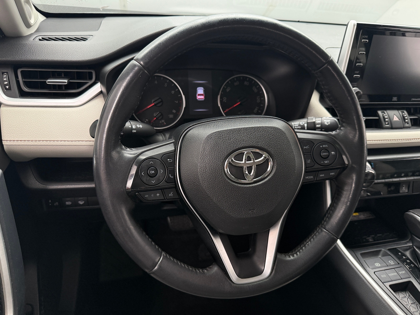 Thumbnail: 2019 Toyota RAV4 - 4