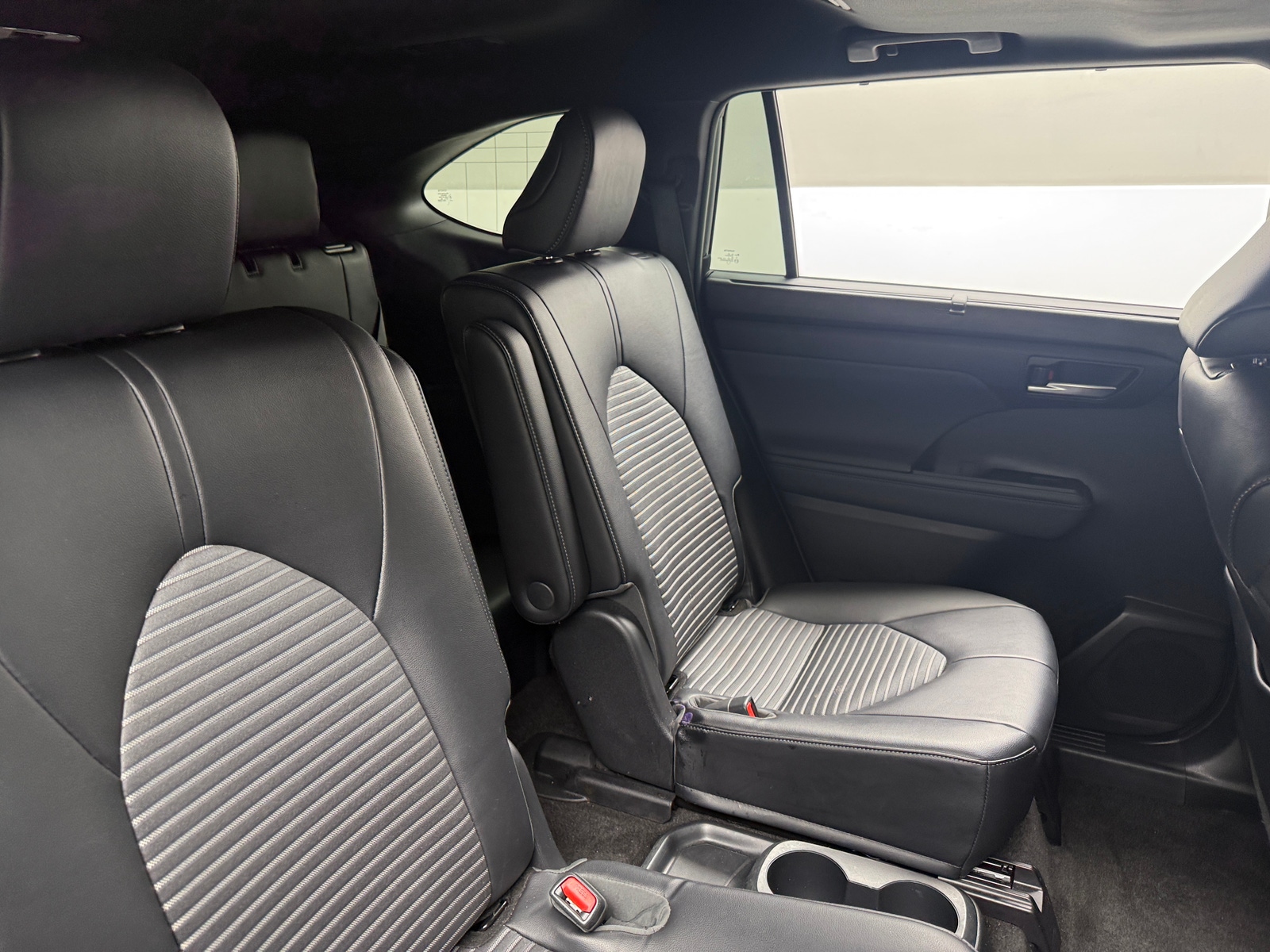 Thumbnail: 2023 Toyota Highlander - 6