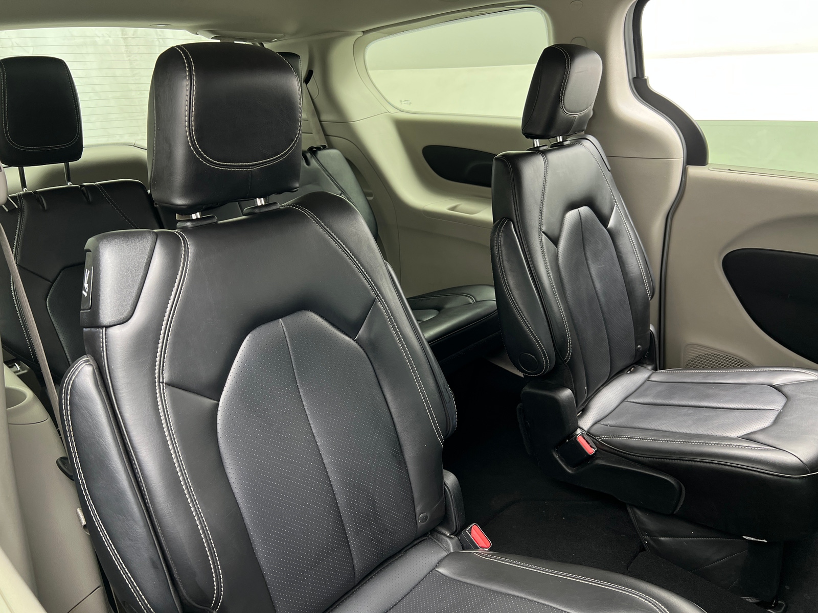 Thumbnail: 2023 Chrysler Pacifica - 5