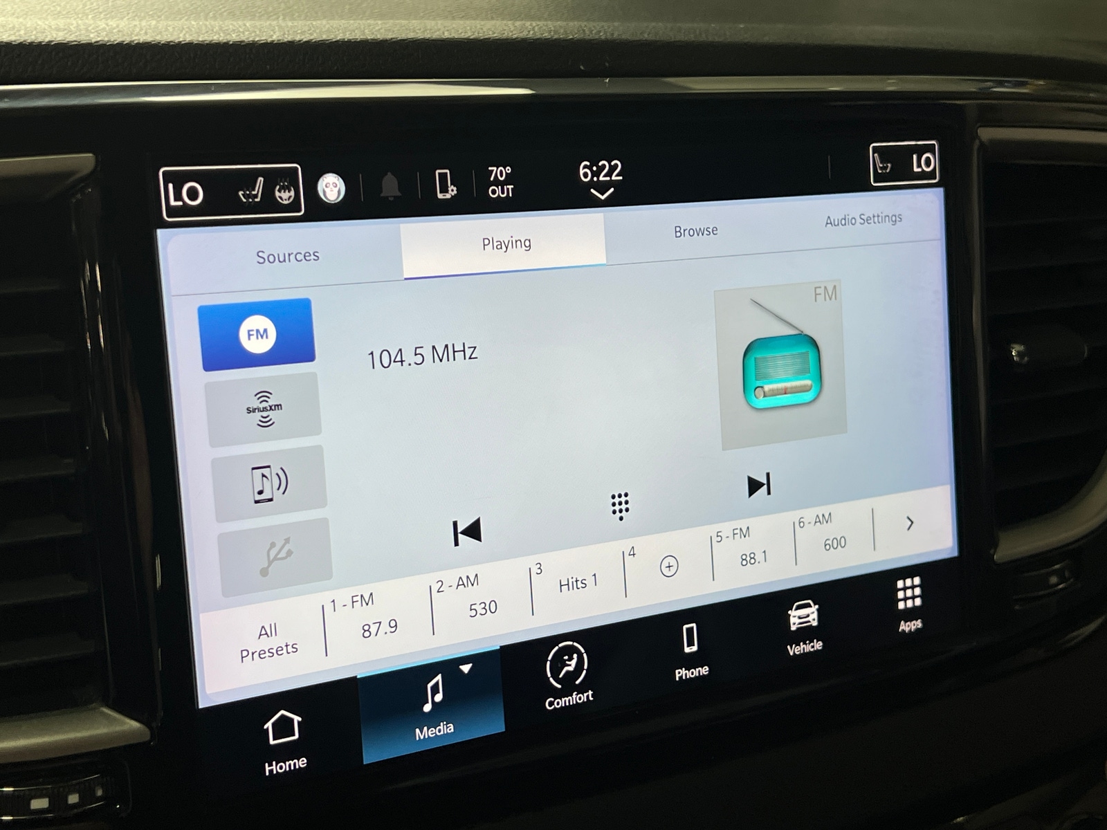 Thumbnail: 2023 Chrysler Pacifica - 3