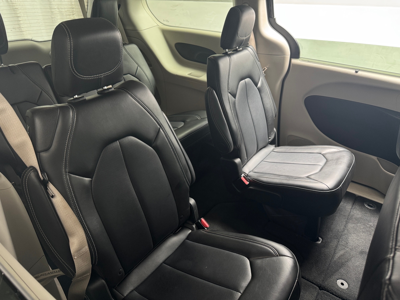 Thumbnail: 2024 Chrysler Pacifica - 5