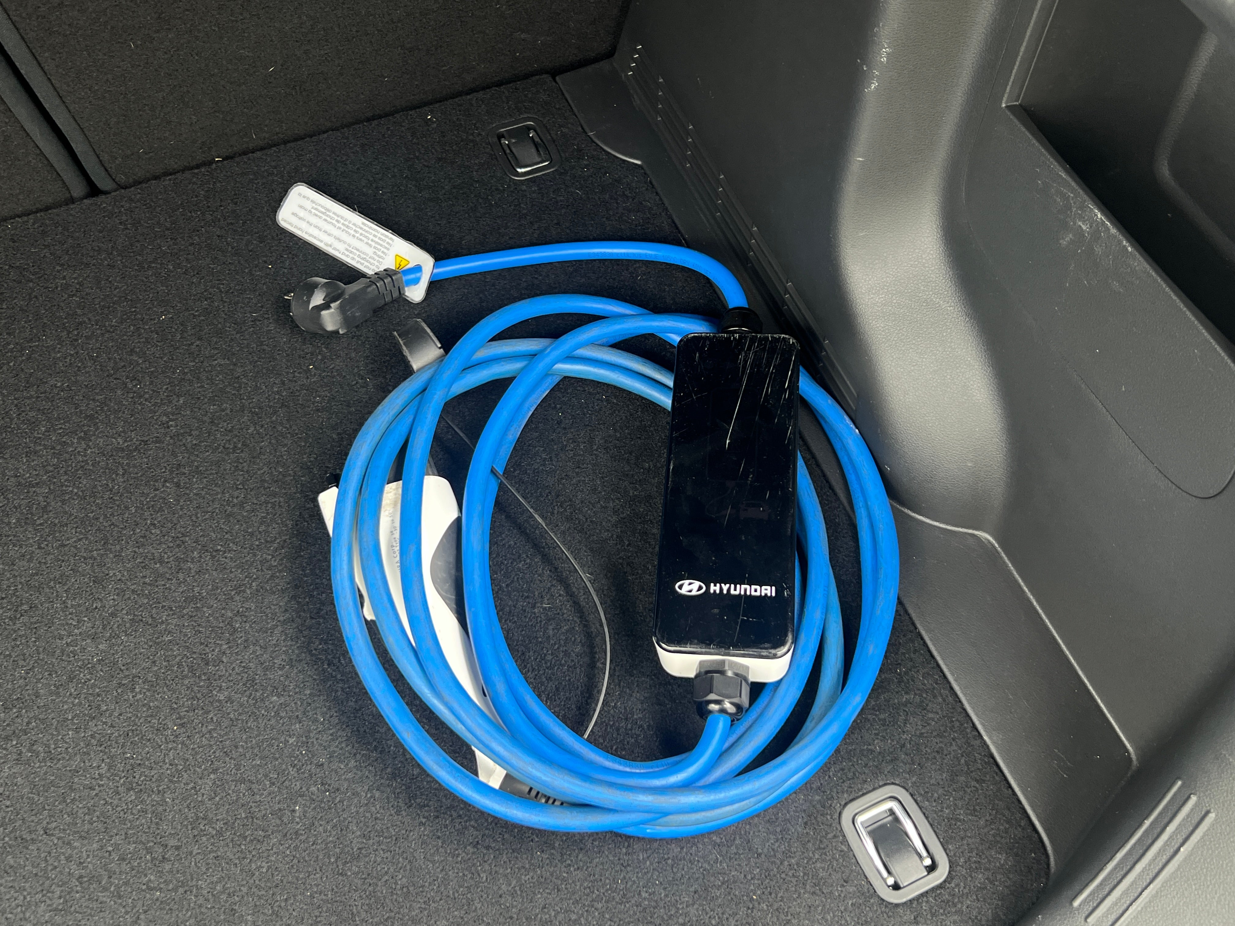 Used 2021 Hyundai Kona EV Limited with VIN KM8K33AG6MU102281 for sale in Oak Creek, WI
