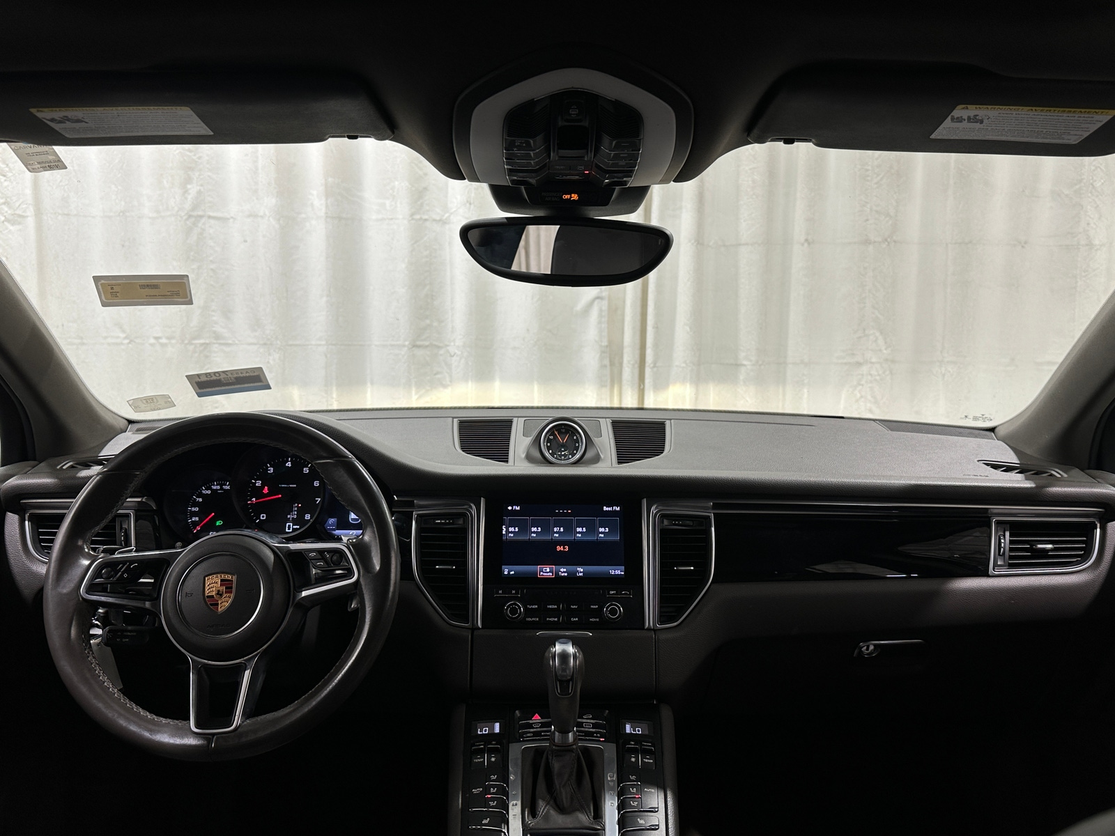 Thumbnail: 2017 Porsche Macan - 3