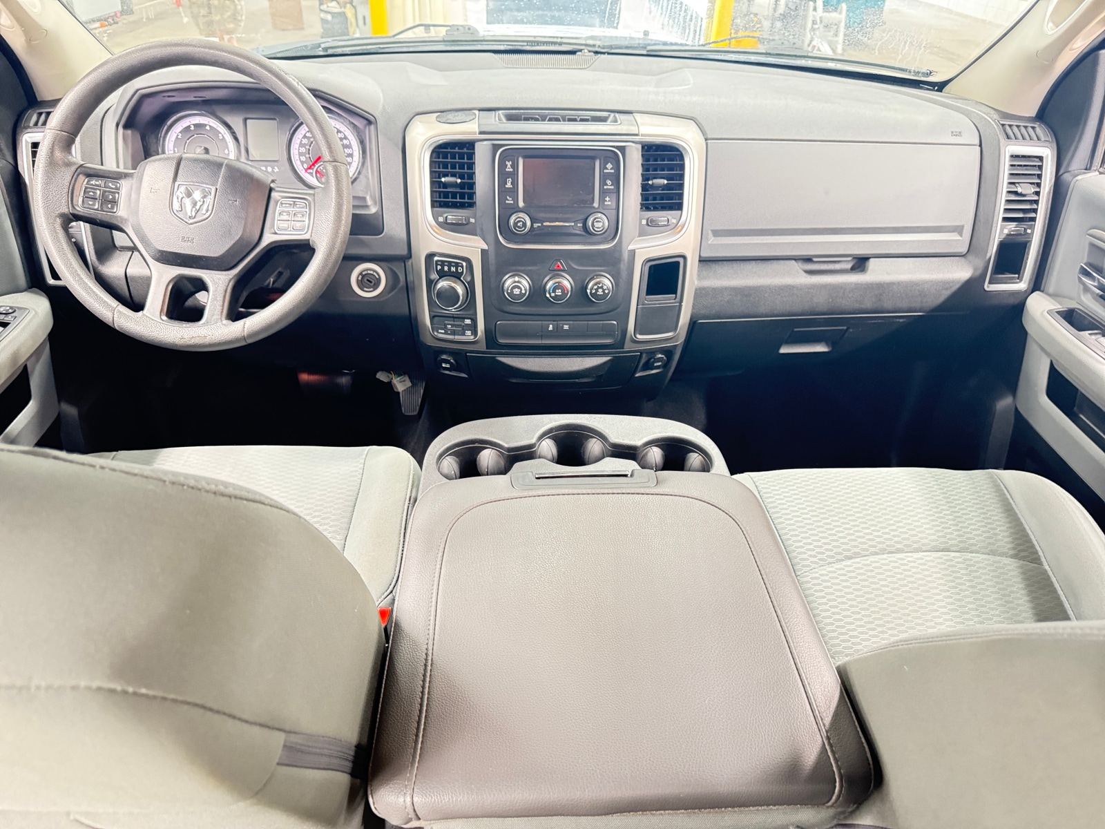 Thumbnail: 2019 RAM 1500 Classic - 3
