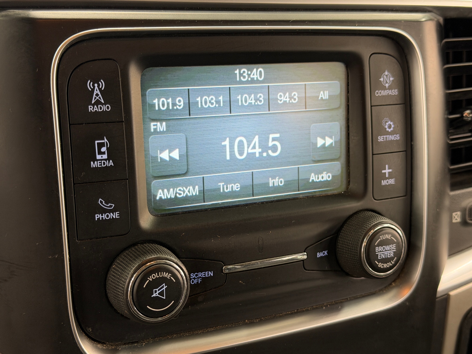 Thumbnail: 2019 RAM 1500 Classic - 4