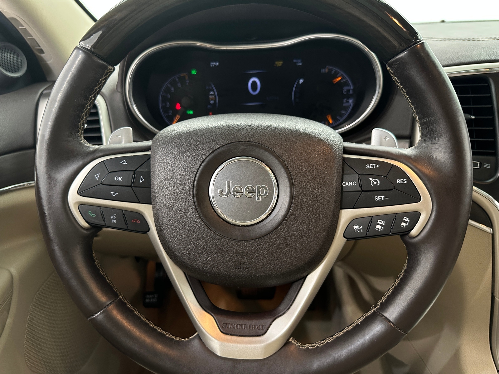 Thumbnail: 2015 Jeep Grand Cherokee - 4