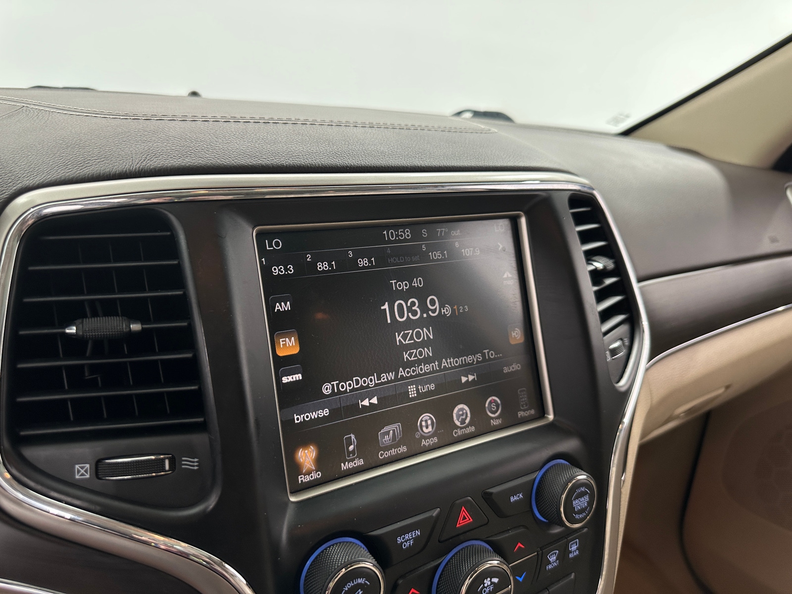 Thumbnail: 2015 Jeep Grand Cherokee - 3