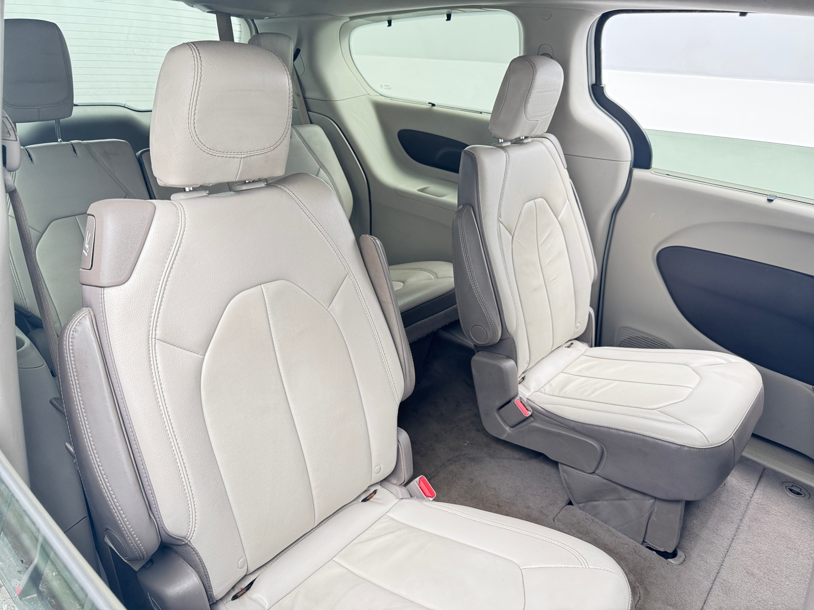 Thumbnail: 2017 Chrysler Pacifica - 5