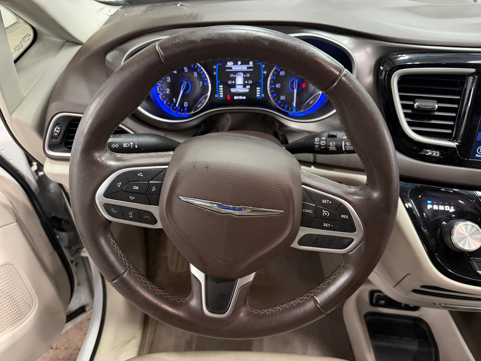 Thumbnail: 2017 Chrysler Pacifica - 4