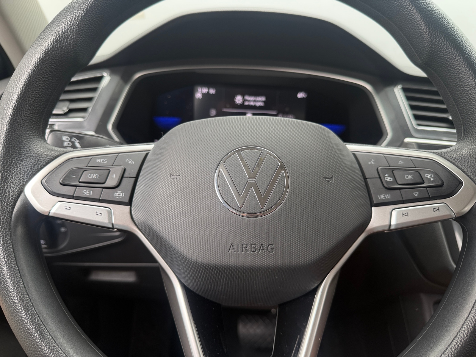 Thumbnail: 2023 Volkswagen Tiguan - 5