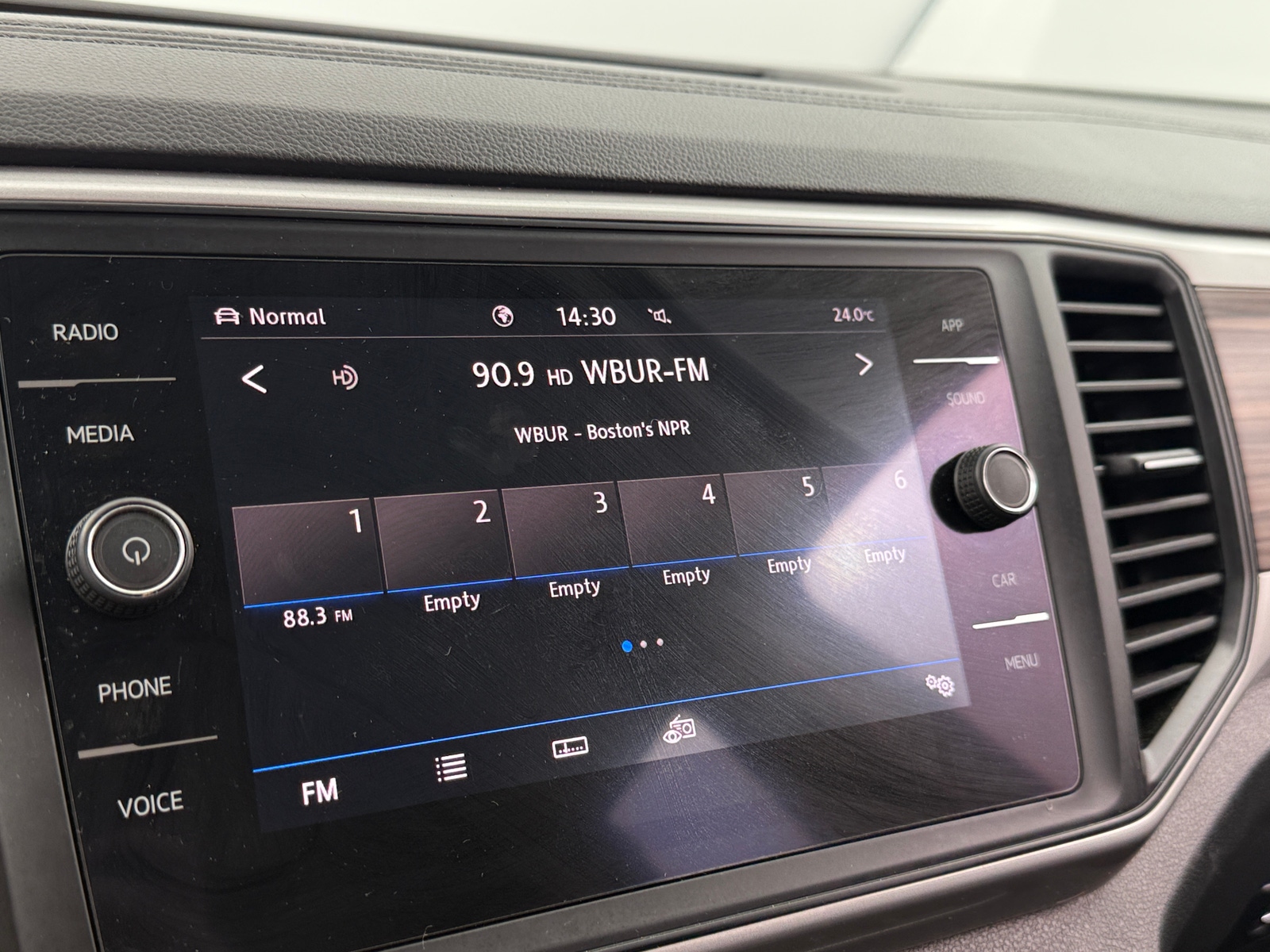 Thumbnail: 2021 Volkswagen Atlas - 4