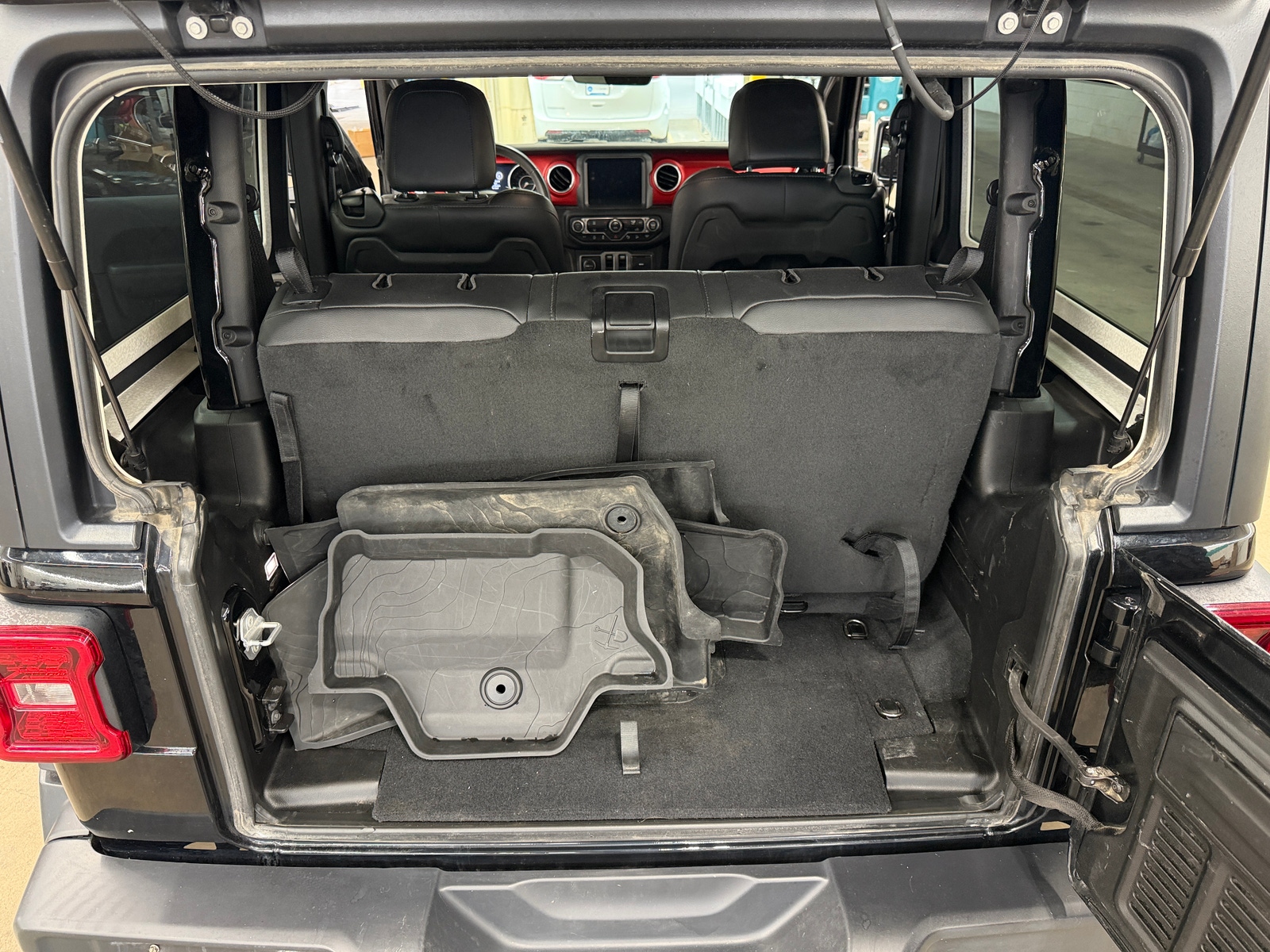 Thumbnail: 2019 Jeep Wrangler - 6