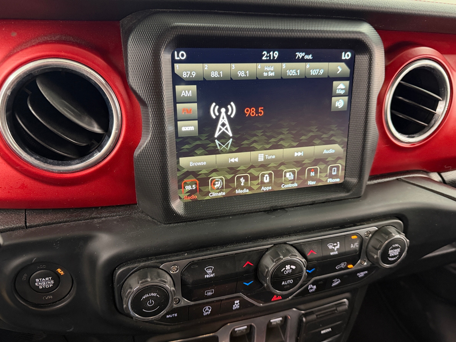 Thumbnail: 2019 Jeep Wrangler - 3