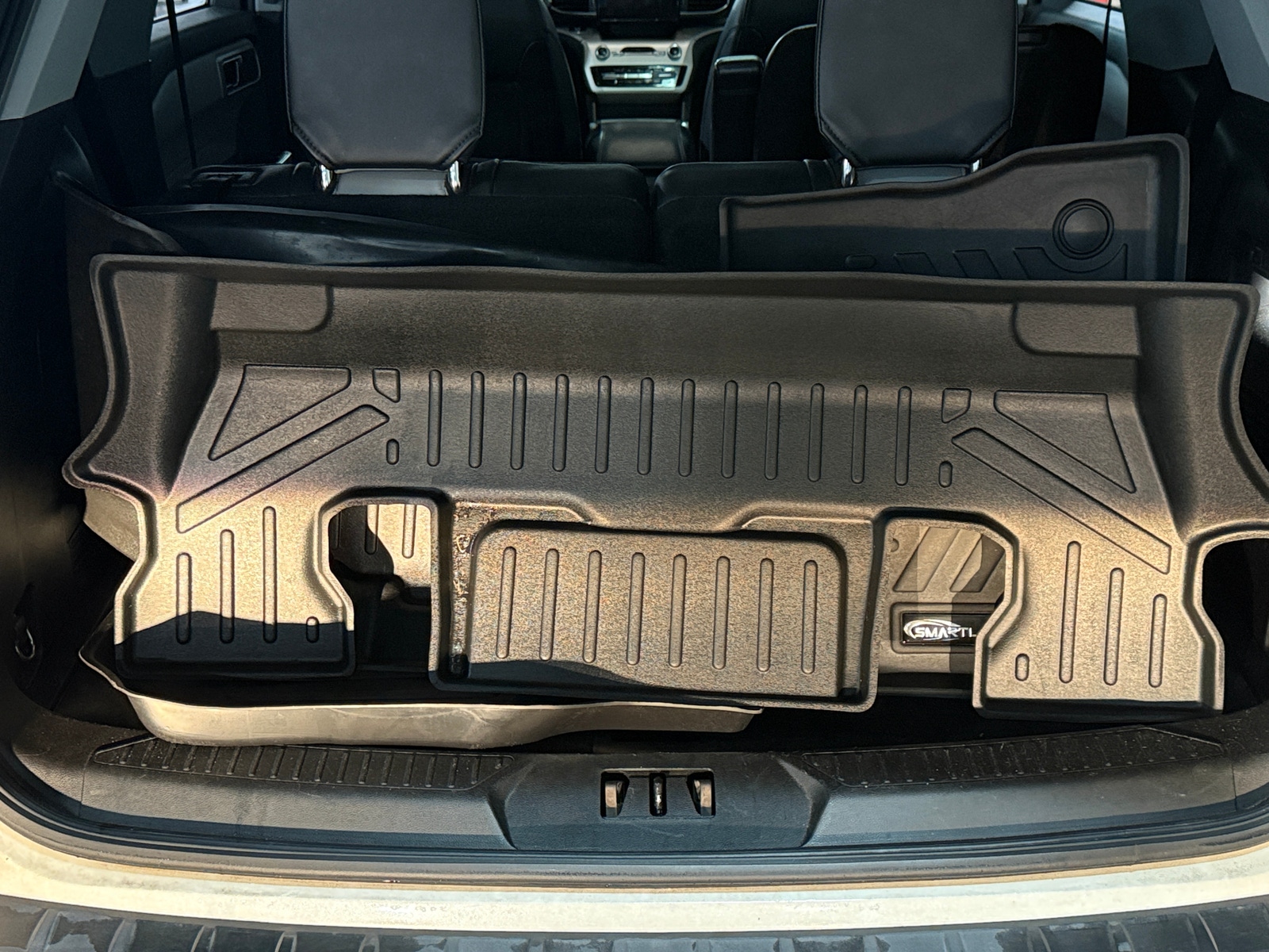 Thumbnail: 2021 Ford Explorer - 6