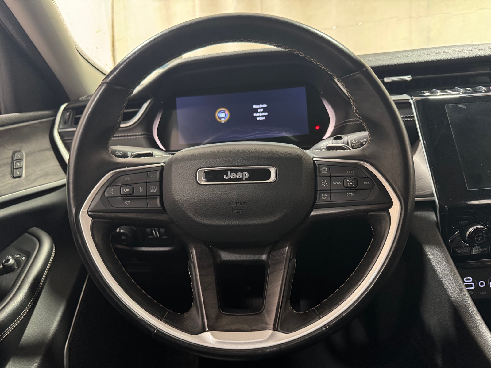 Thumbnail: 2022 Jeep Grand Cherokee - 4