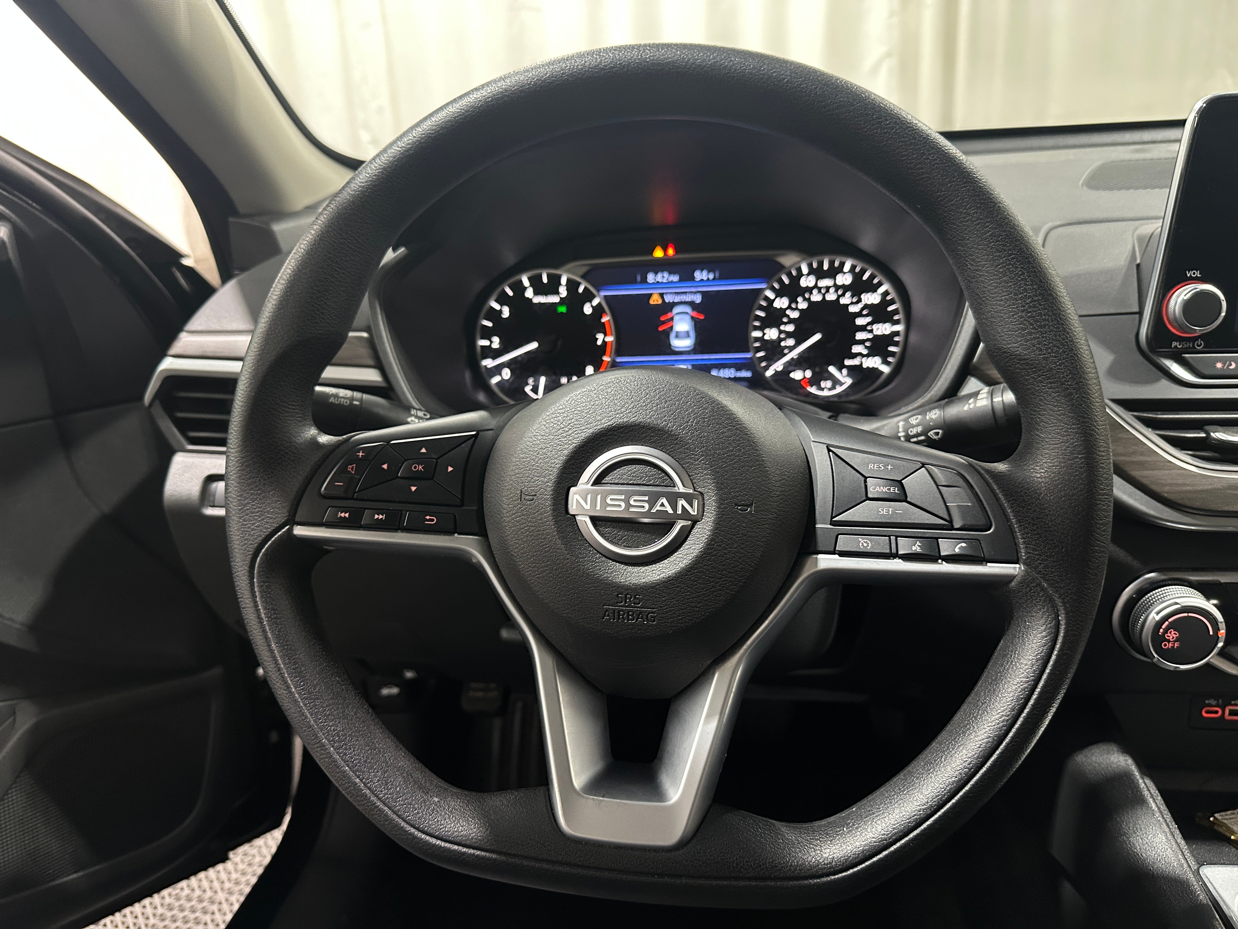 2025 Nissan Altima SV - Photo 8