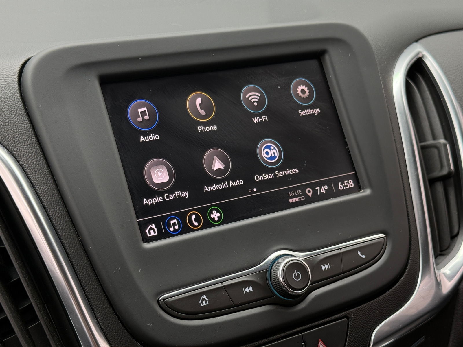 Thumbnail: 2022 Chevrolet Equinox - 4