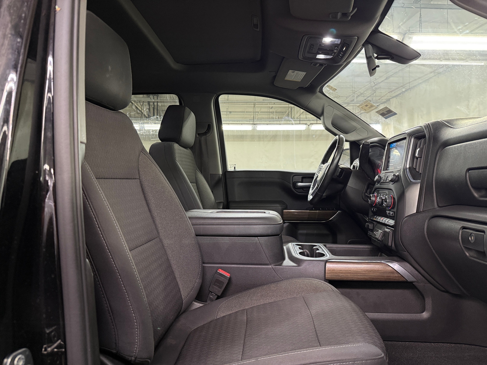 Thumbnail: 2020 Chevrolet Silverado 1500 - 2
