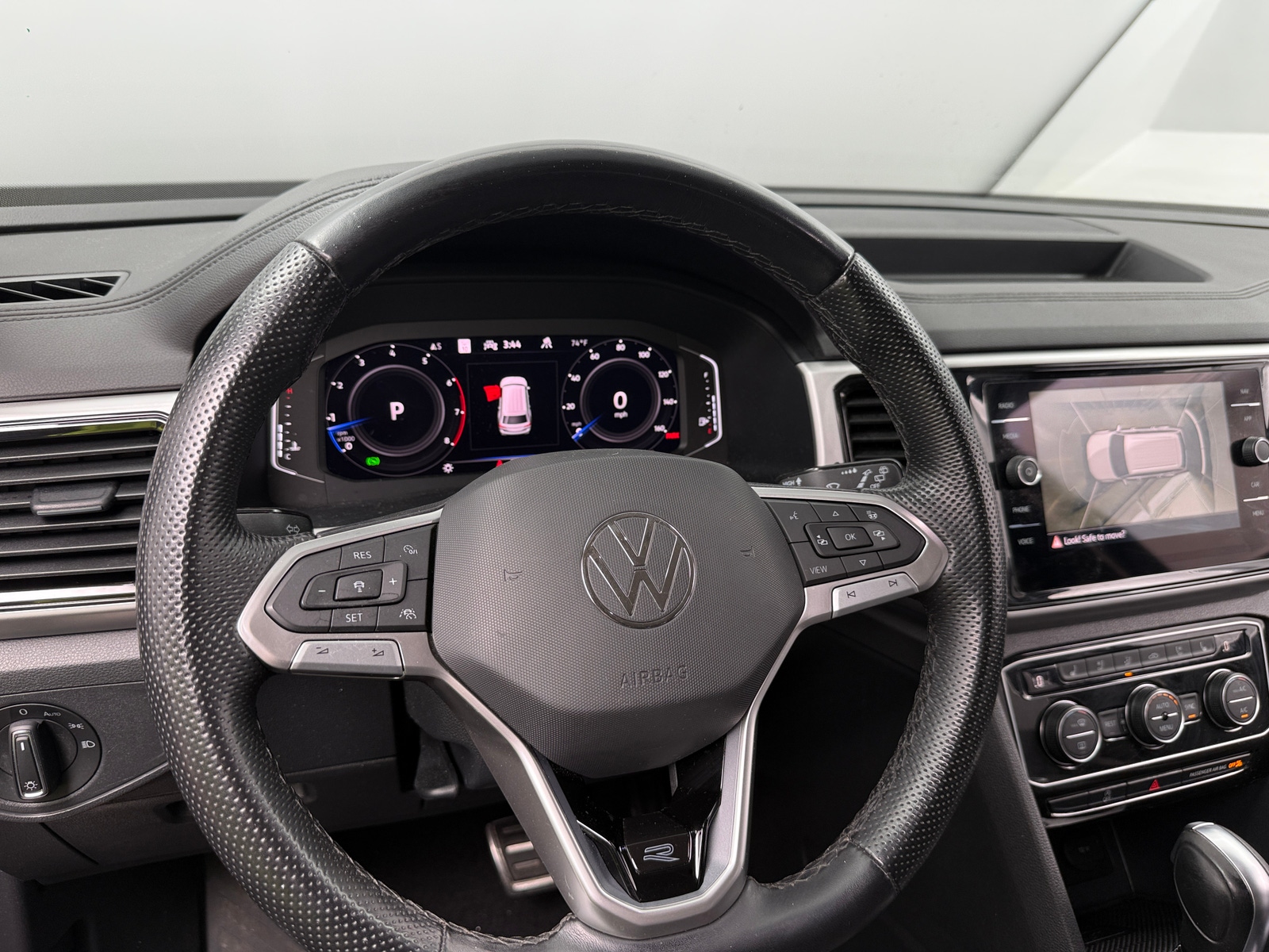 Thumbnail: 2023 Volkswagen Atlas - 4