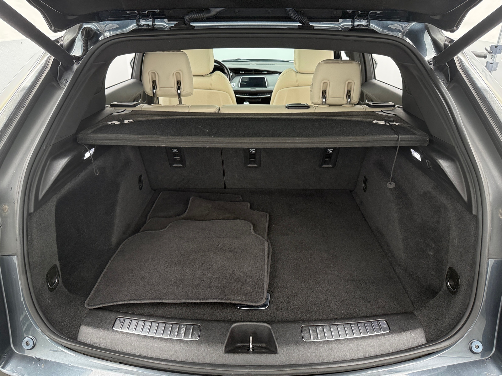 Thumbnail: 2019 Cadillac XT4 - 6