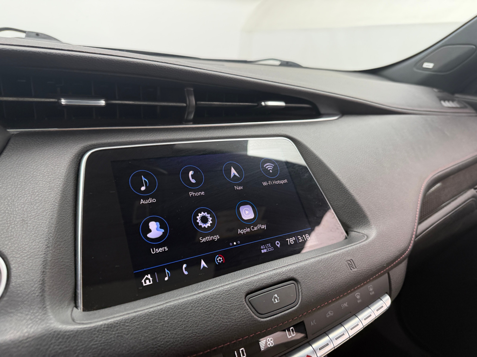 Thumbnail: 2019 Cadillac XT4 - 3