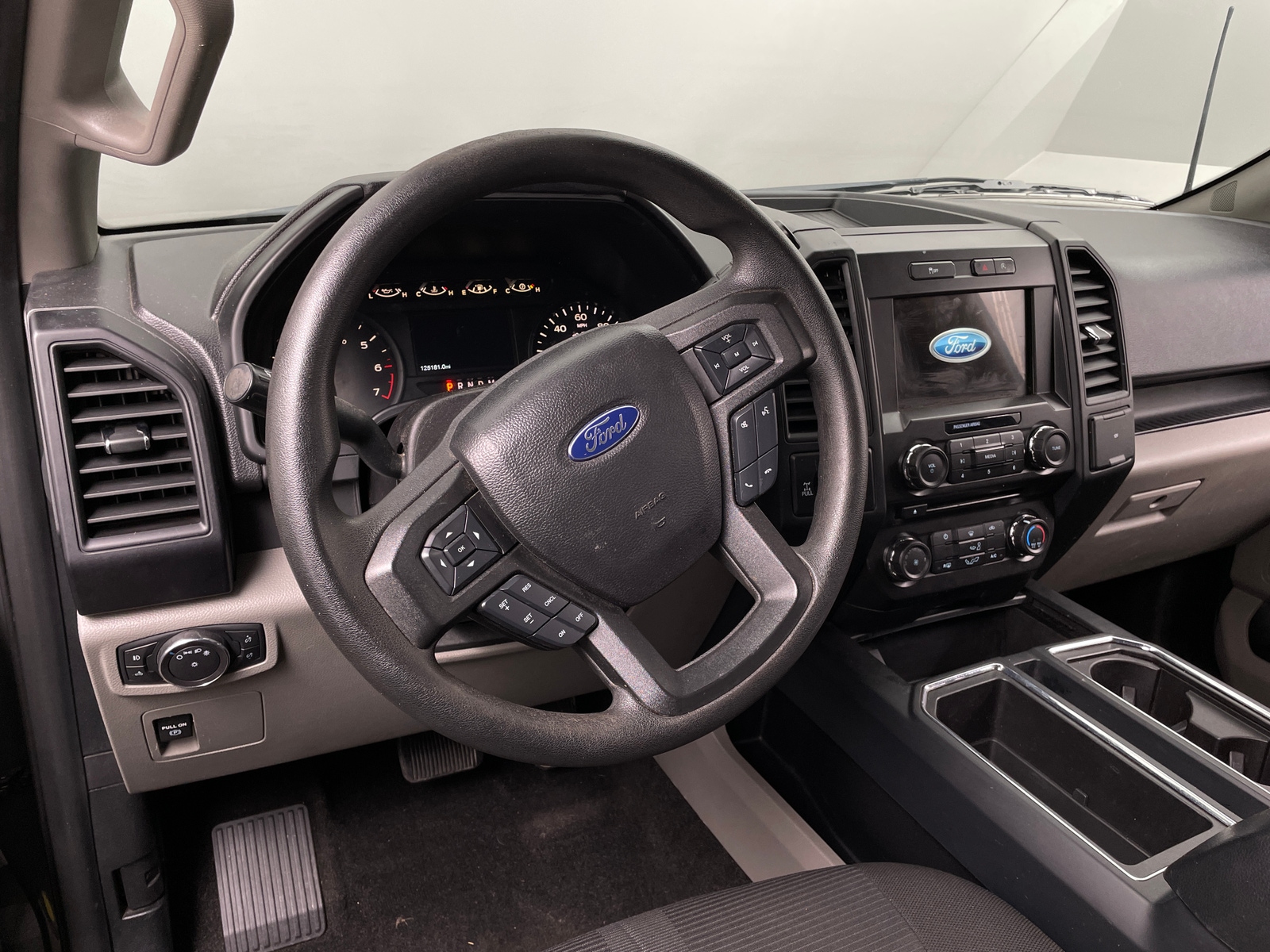 Thumbnail: 2018 Ford Econoline - 5