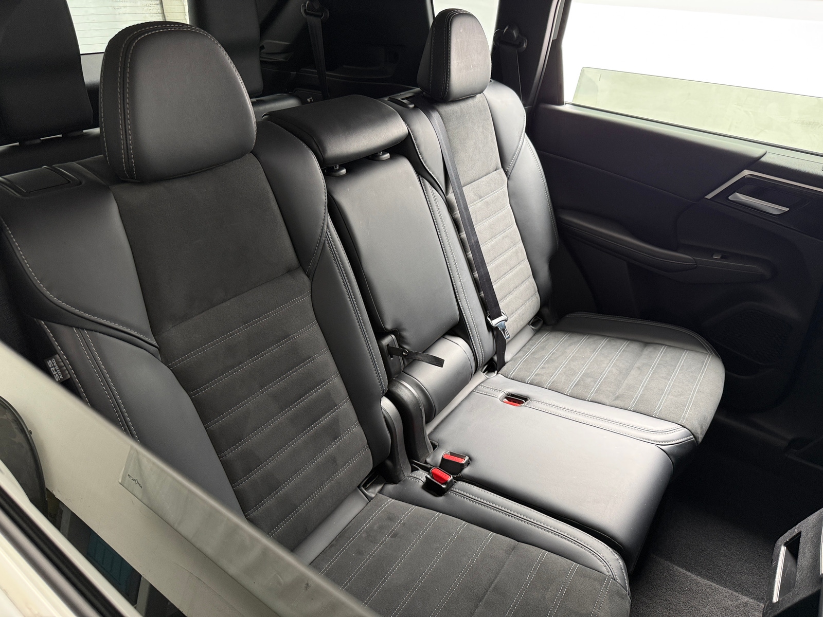 Thumbnail: 2024 Mitsubishi Outlander - 5