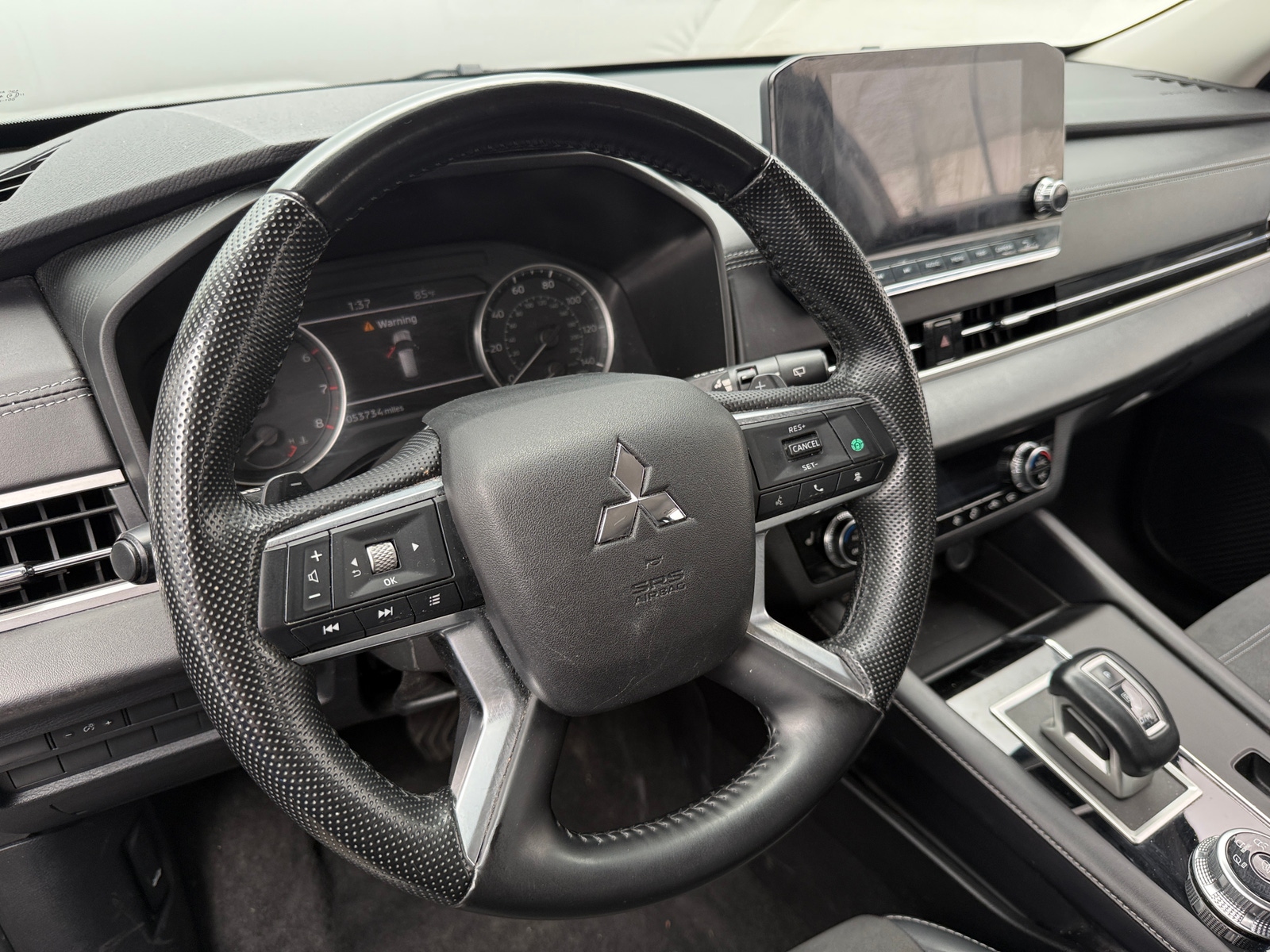 Thumbnail: 2024 Mitsubishi Outlander - 4
