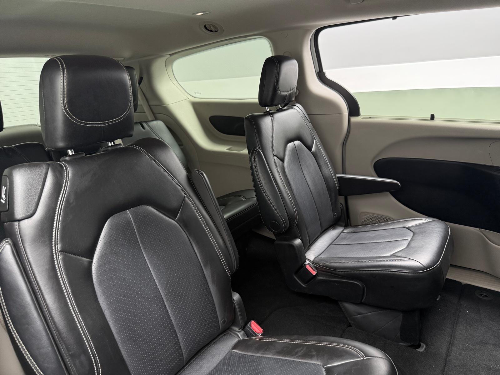 Thumbnail: 2023 Chrysler Pacifica - 5