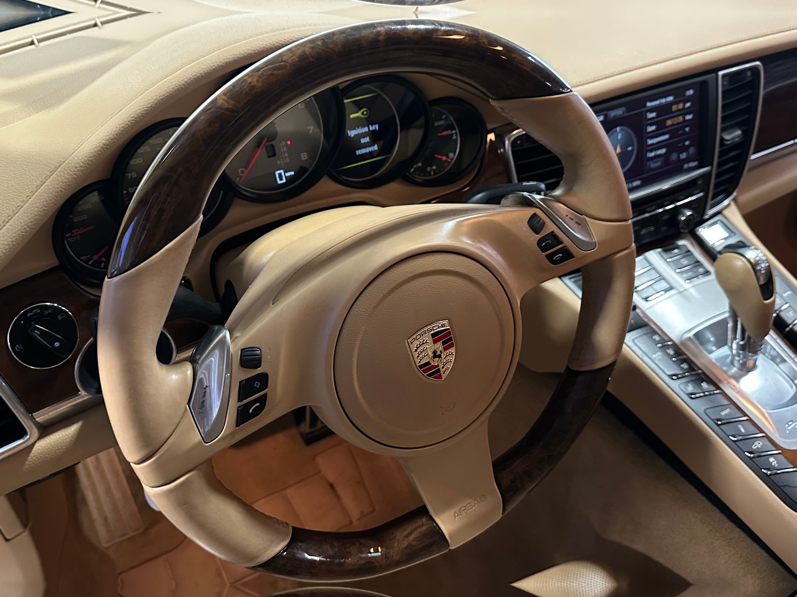 Thumbnail: 2012 Porsche Panamera - 4