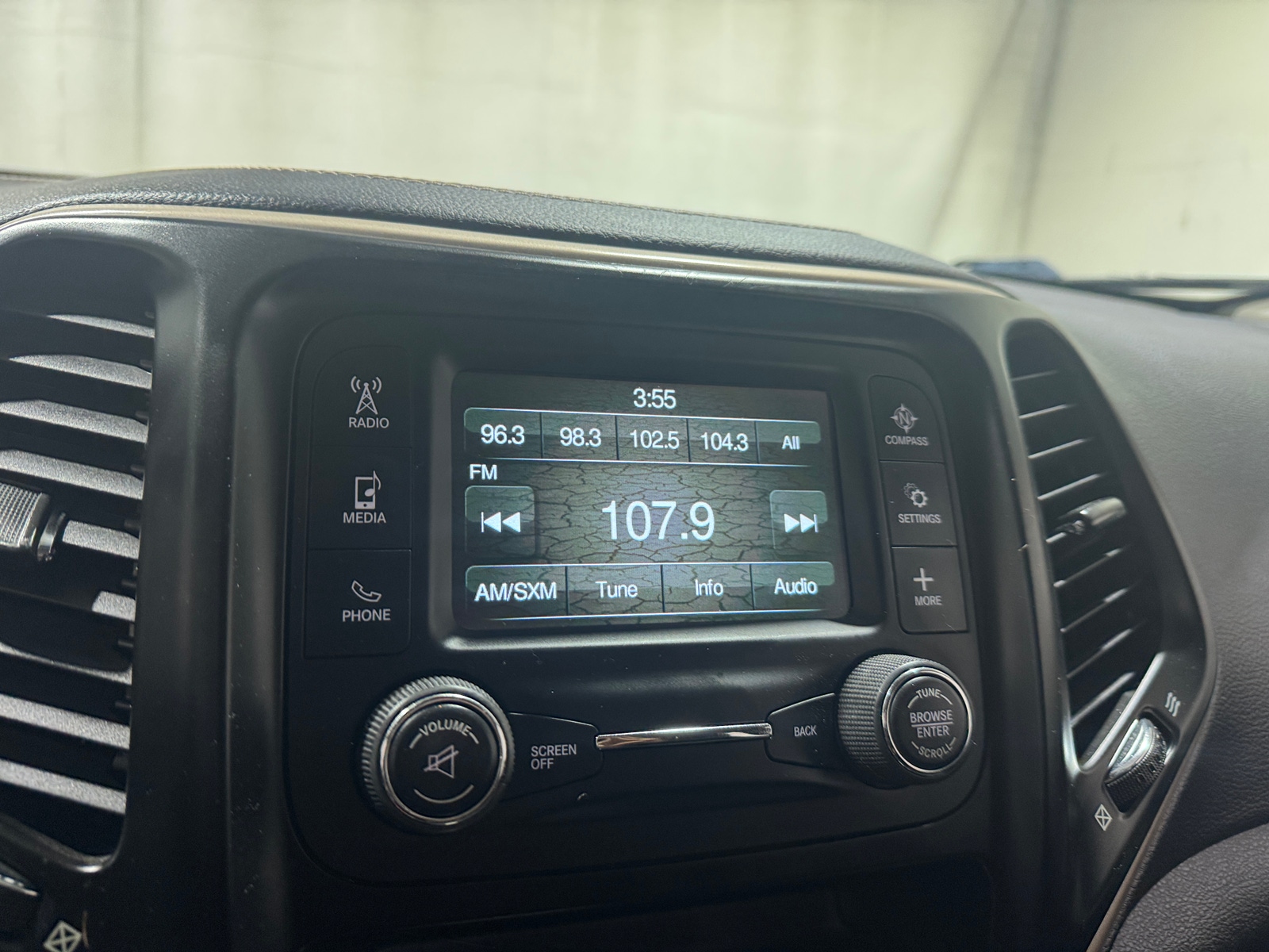 Thumbnail: 2018 Jeep Cherokee - 4