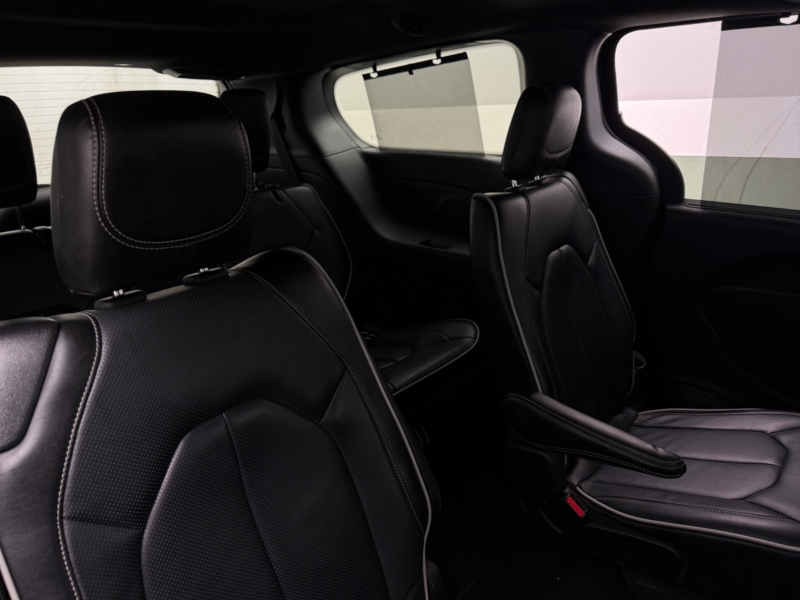 Thumbnail: 2025 Chrysler Pacifica - 5