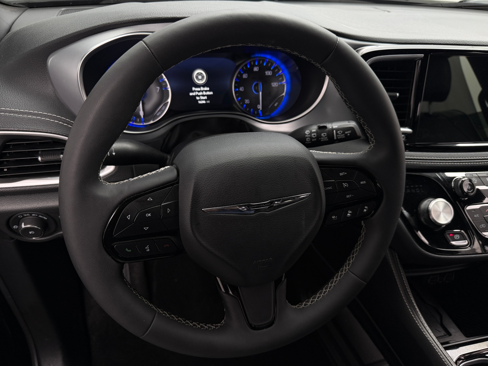 Thumbnail: 2025 Chrysler Pacifica - 4