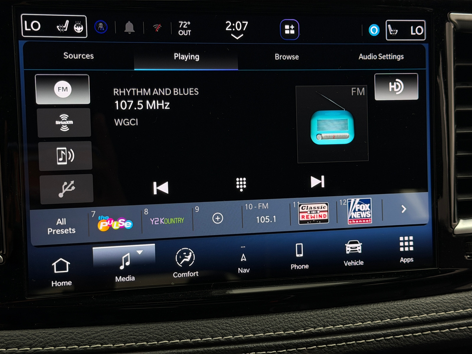 Thumbnail: 2025 Chrysler Pacifica - 3