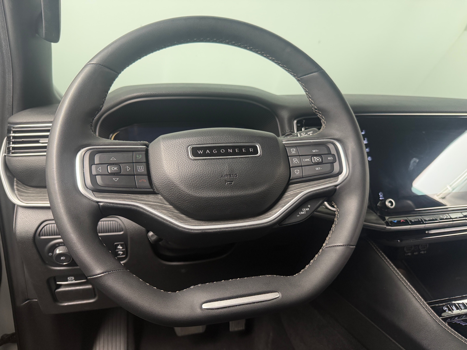 Thumbnail: 2024 Jeep Wagoneer - 4